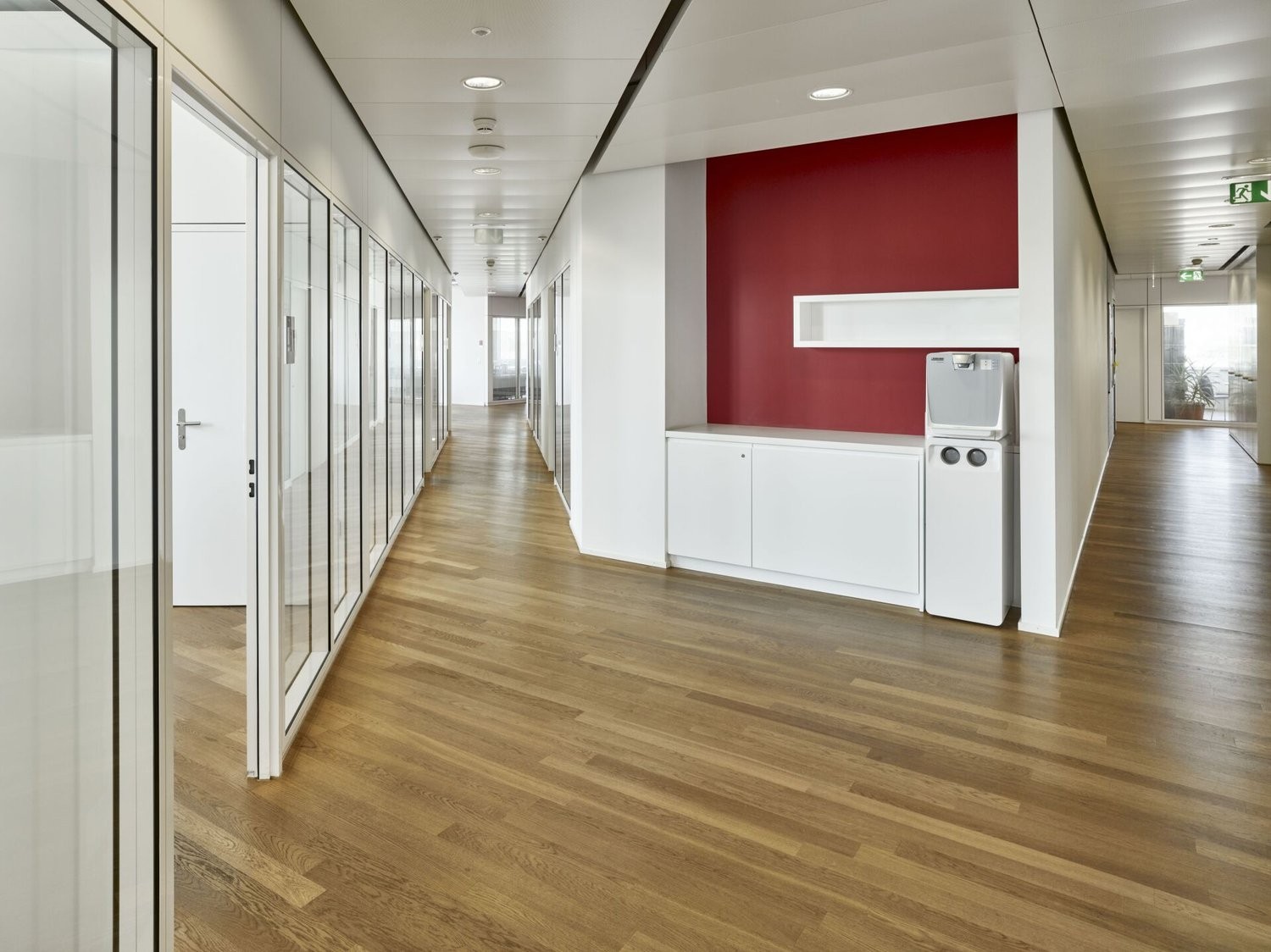 1650m² office