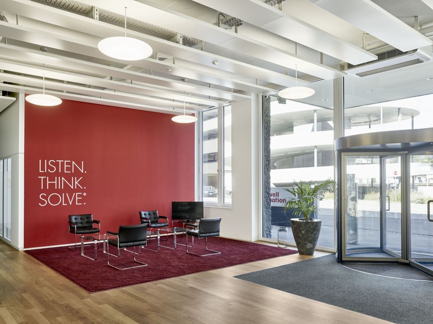 1650m² office