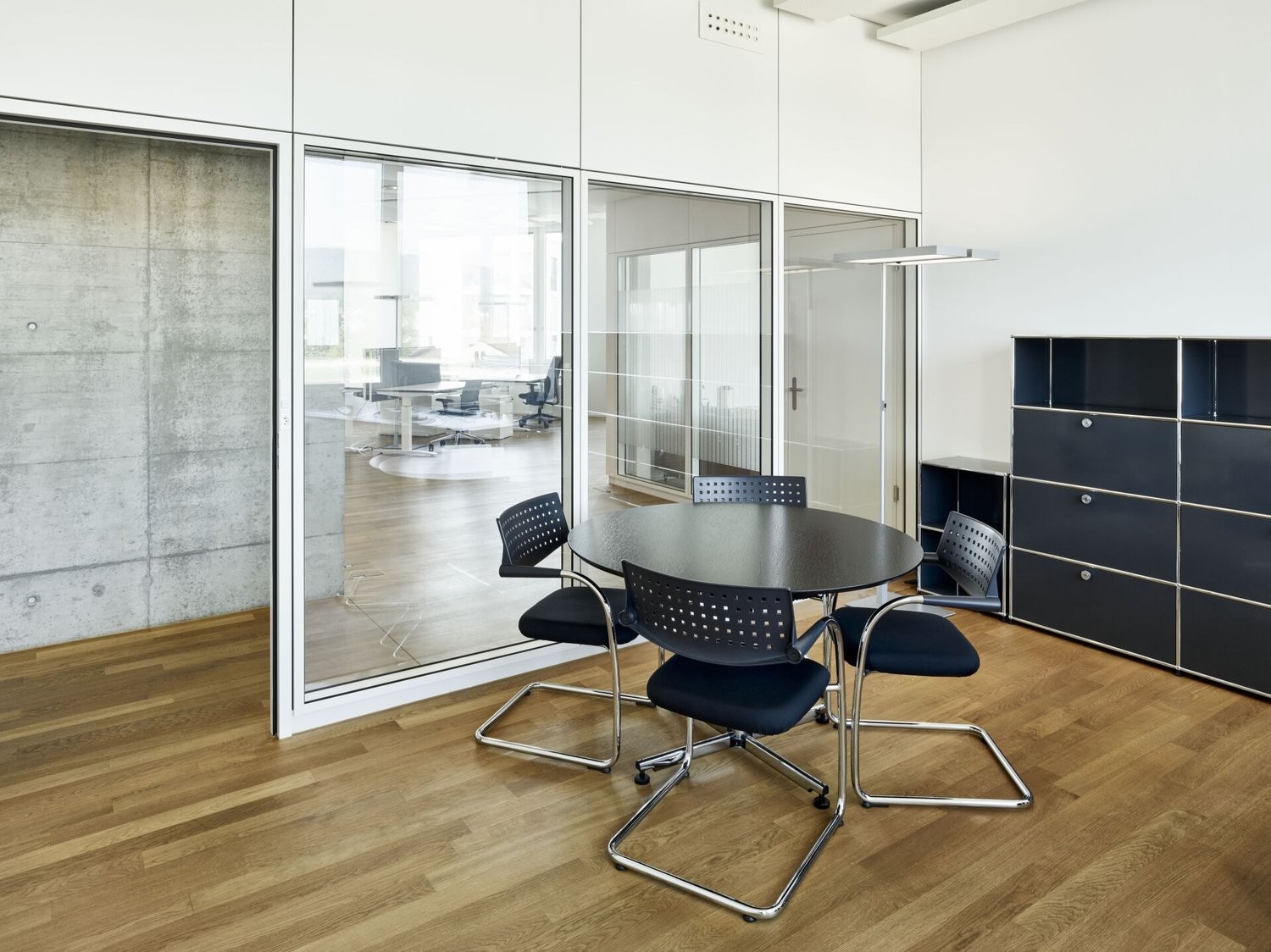 1650m² office