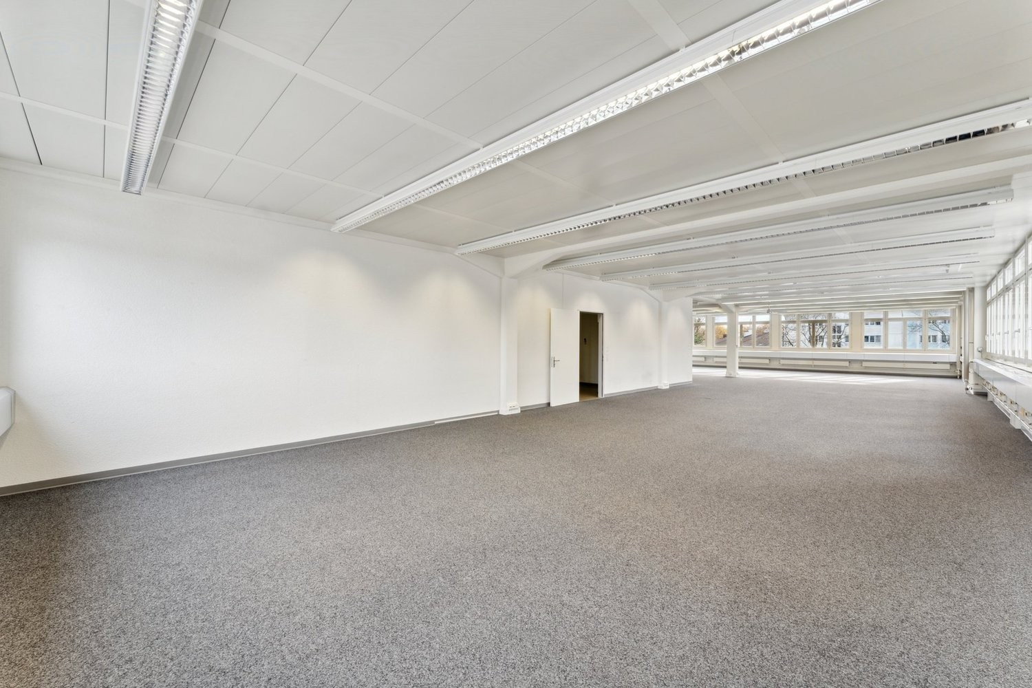 300m² office