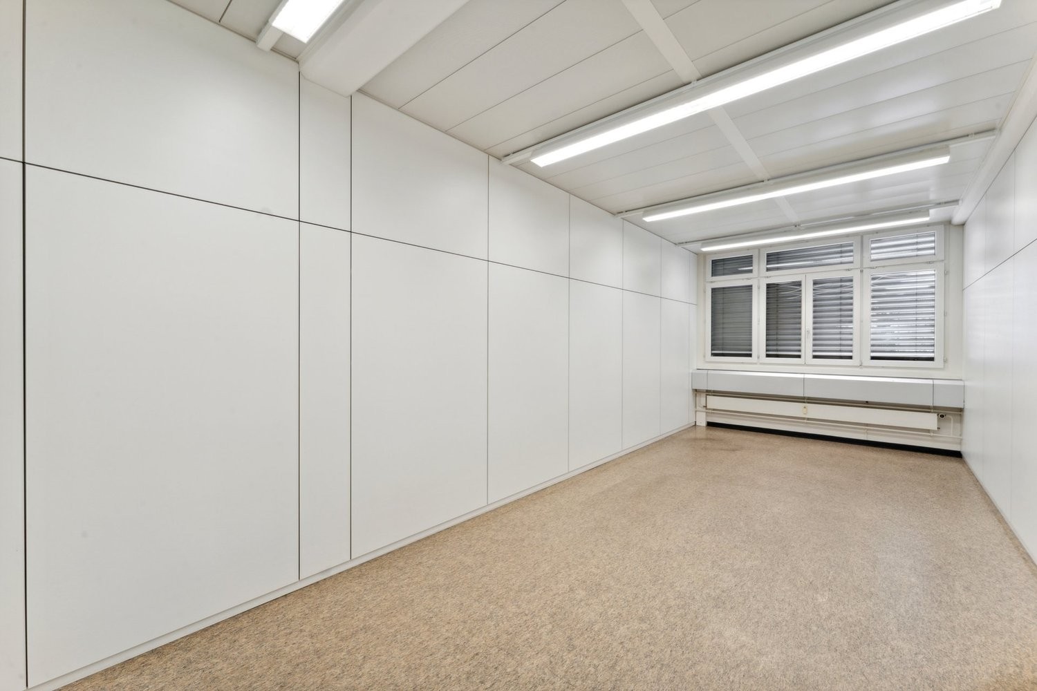 300m² office