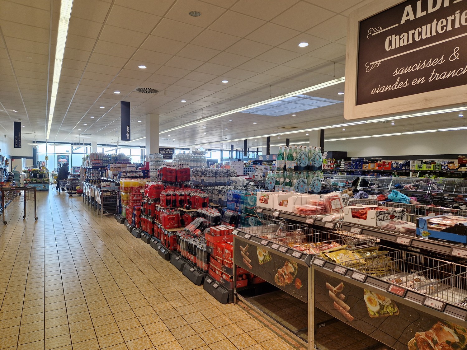 2486m² commercial