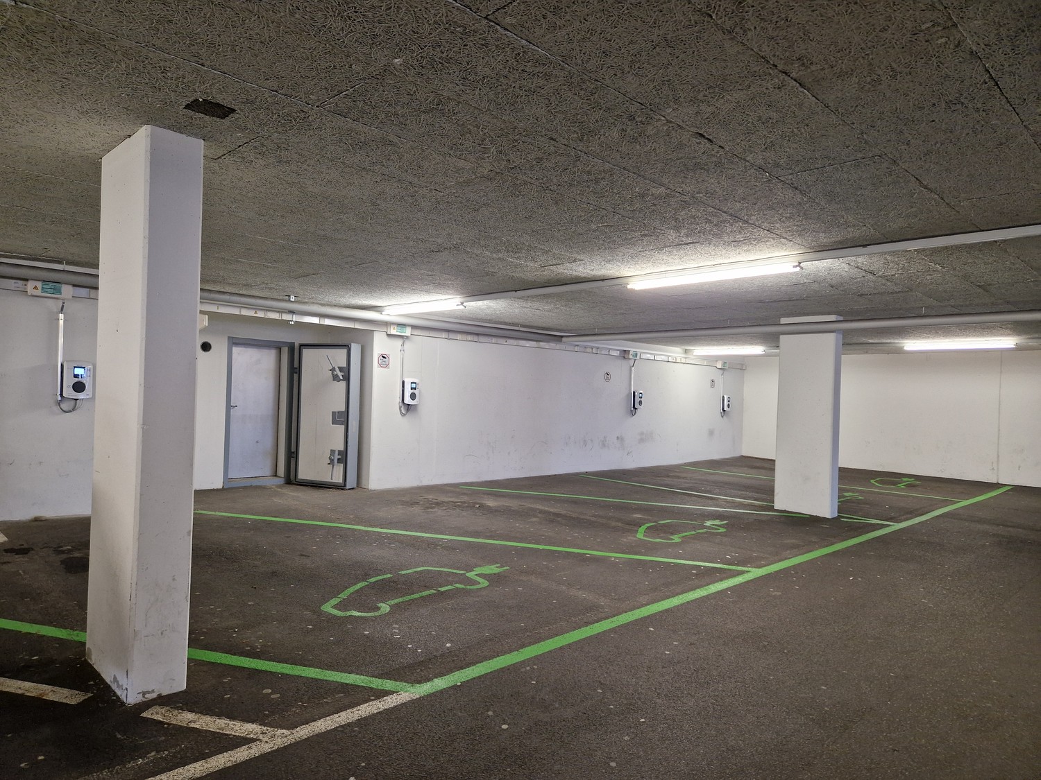 2486m² commercial