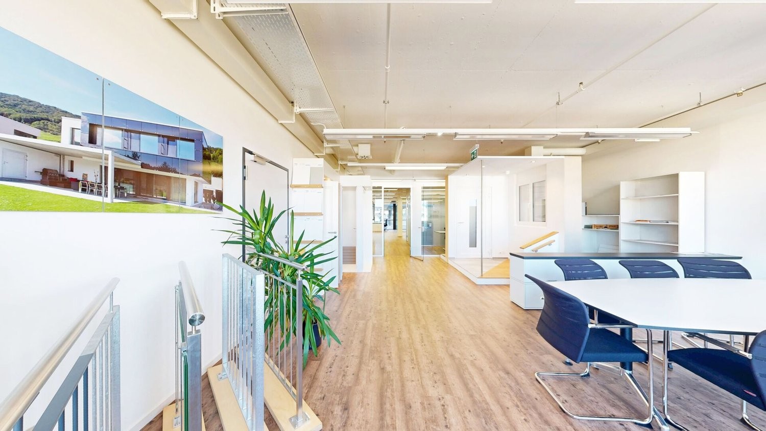 242m² commercial