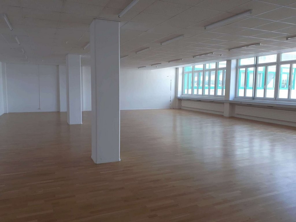 191m² office