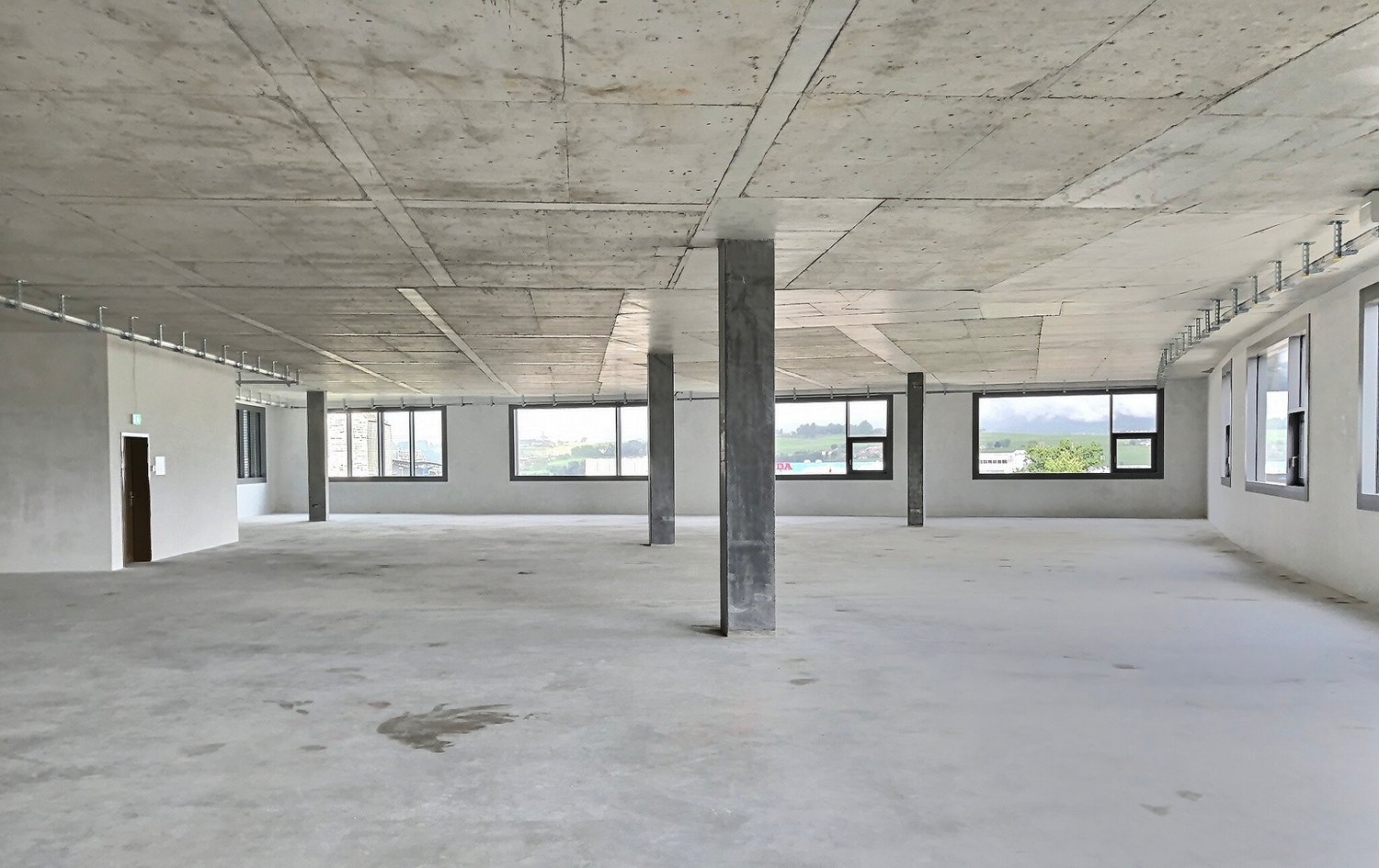 1000m² office