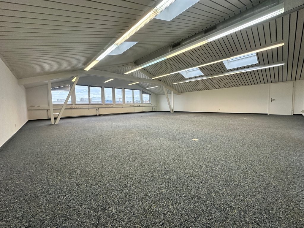 115m² office