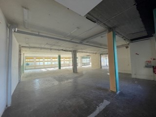 345m² department store