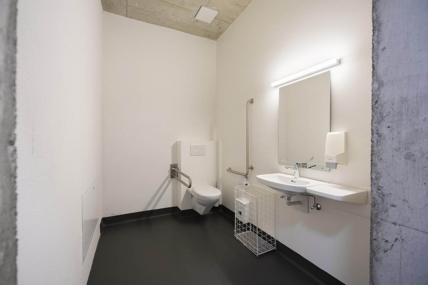 244m² office, Foto 7 von 9