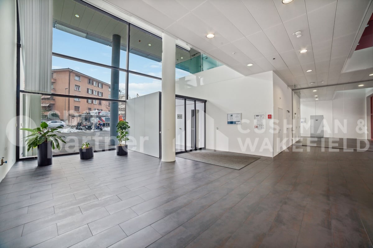 1070m² Büro