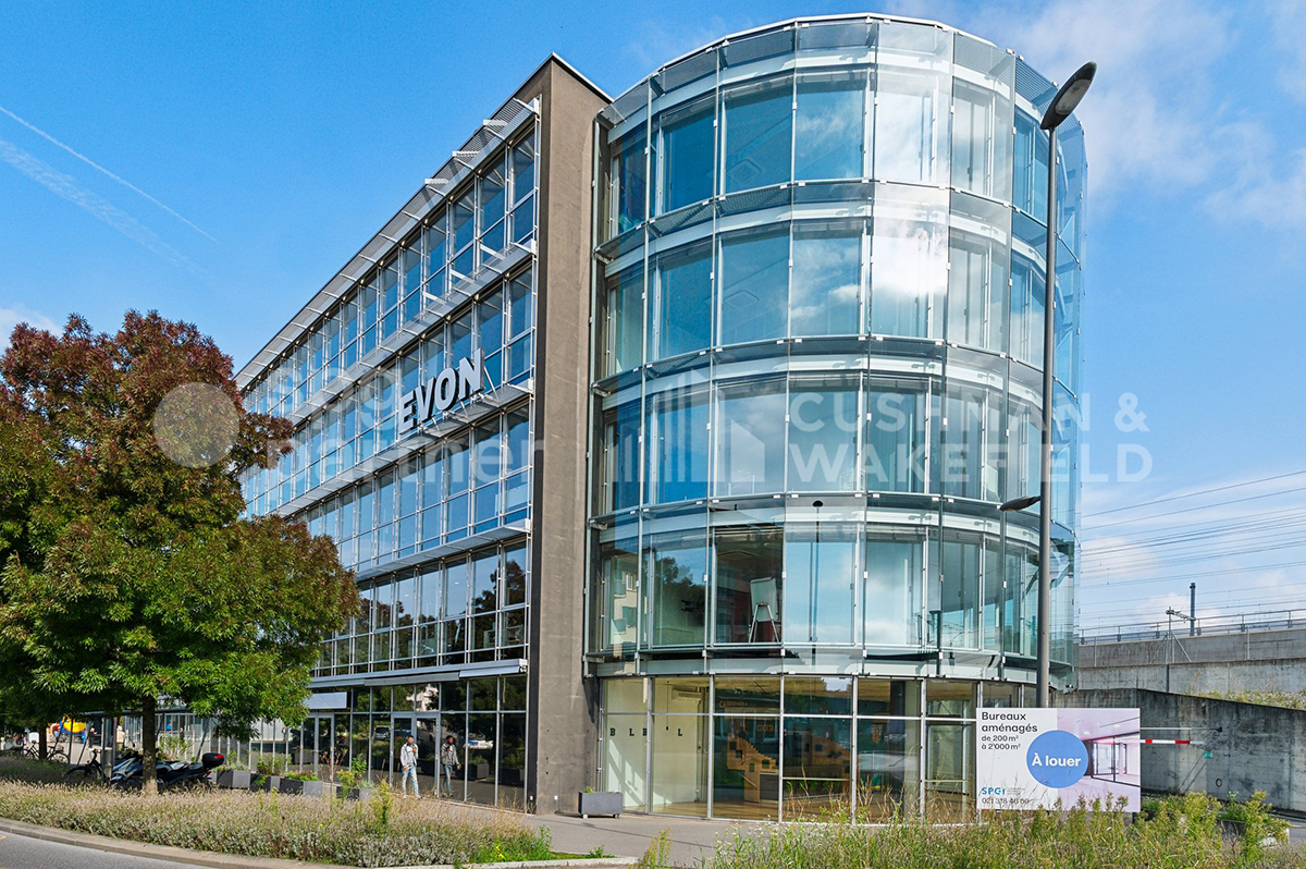 1070m² Büro