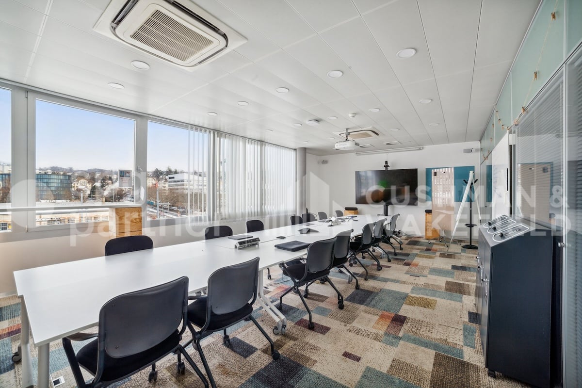 1070m² Büro