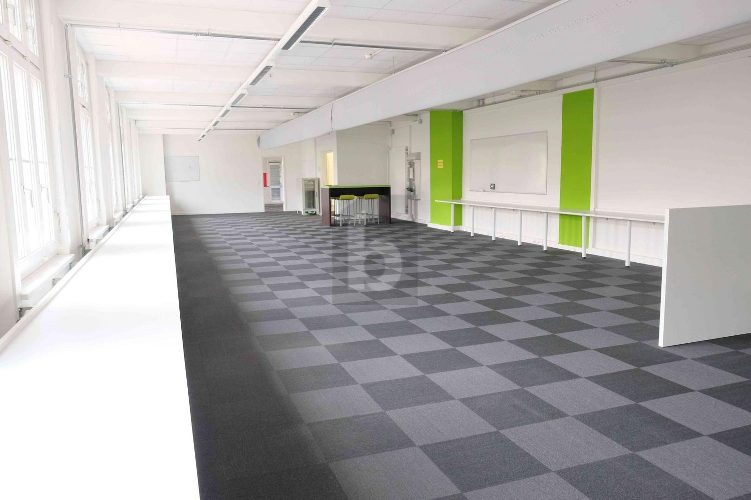 235m² bureau, photo 2 sur 3