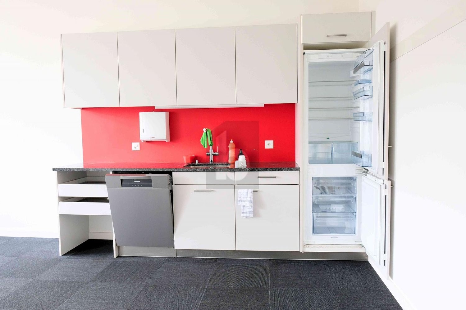 235m² bureau, photo 3 sur 3
