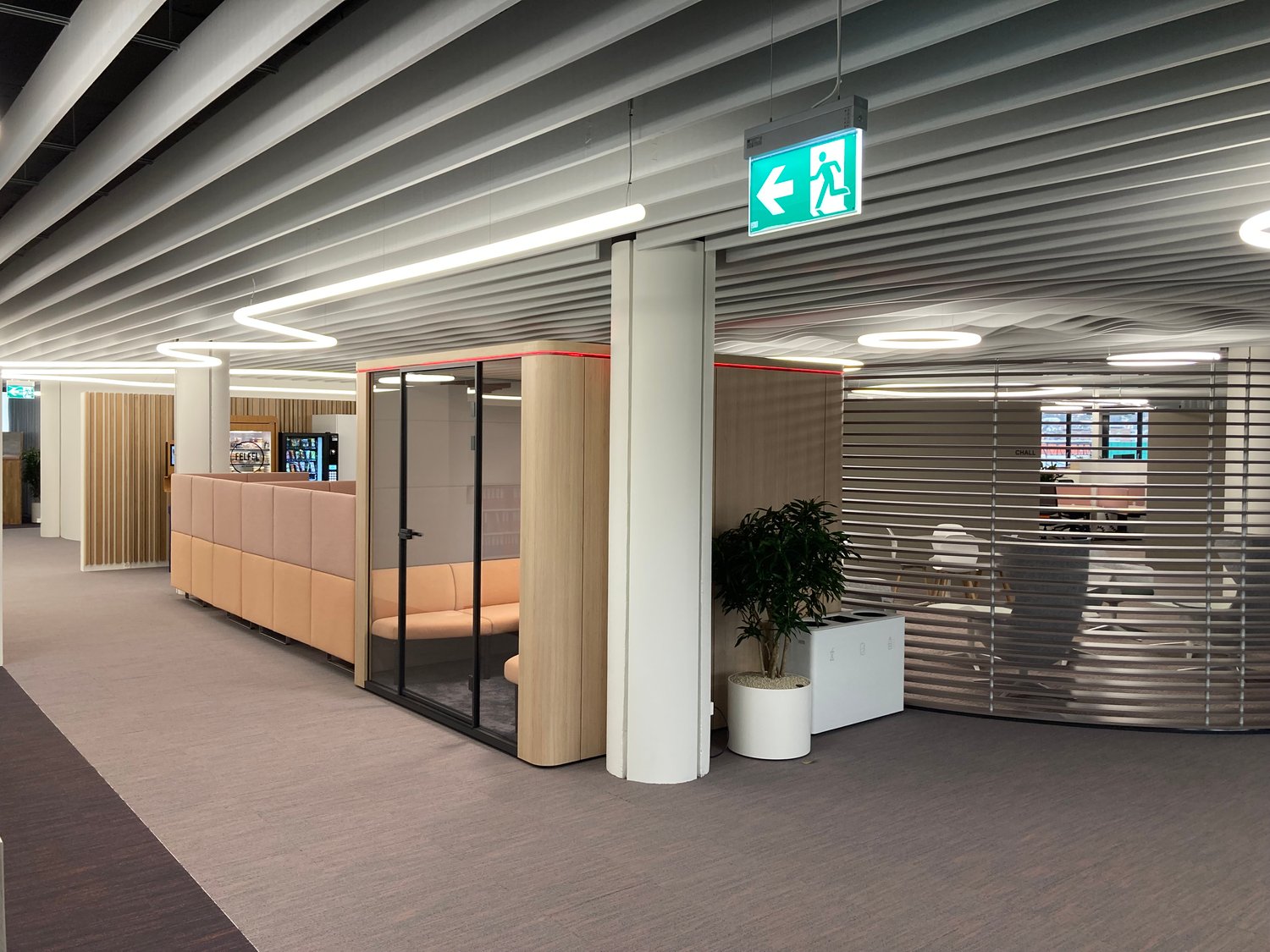 100m² commercial