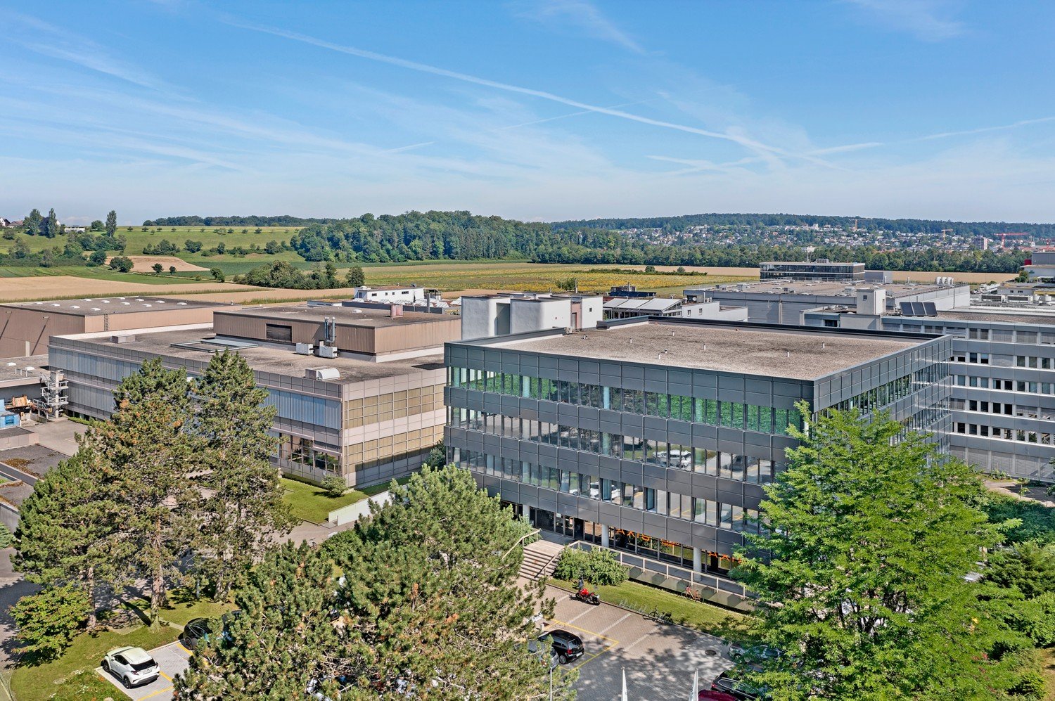 100m² commercial