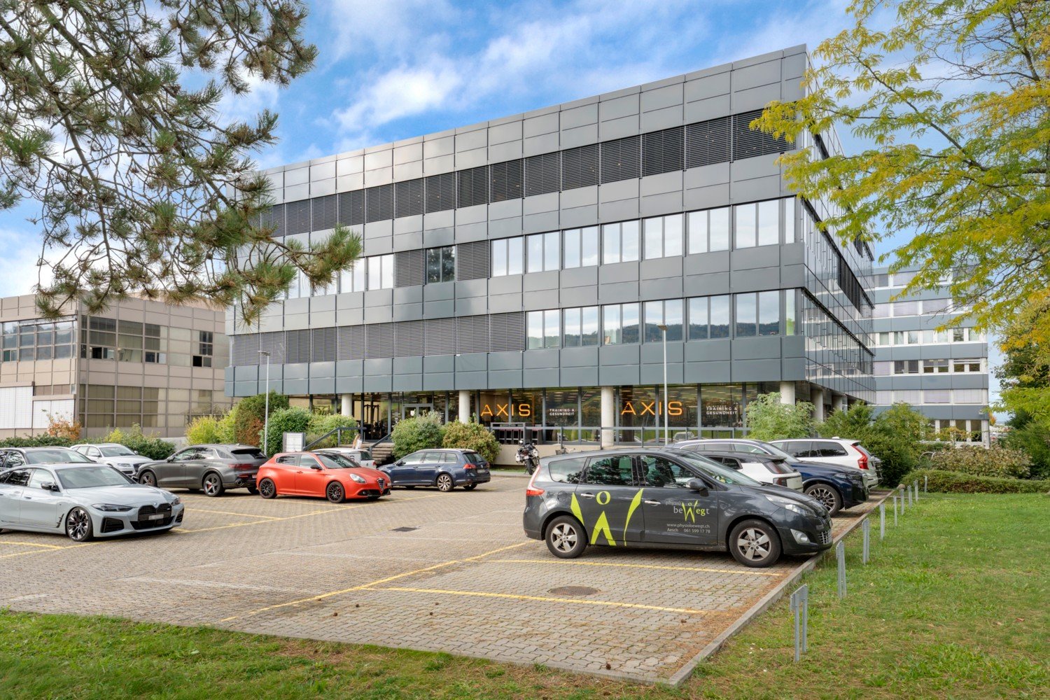 100m² commercial