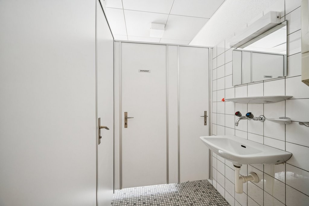 56m² office