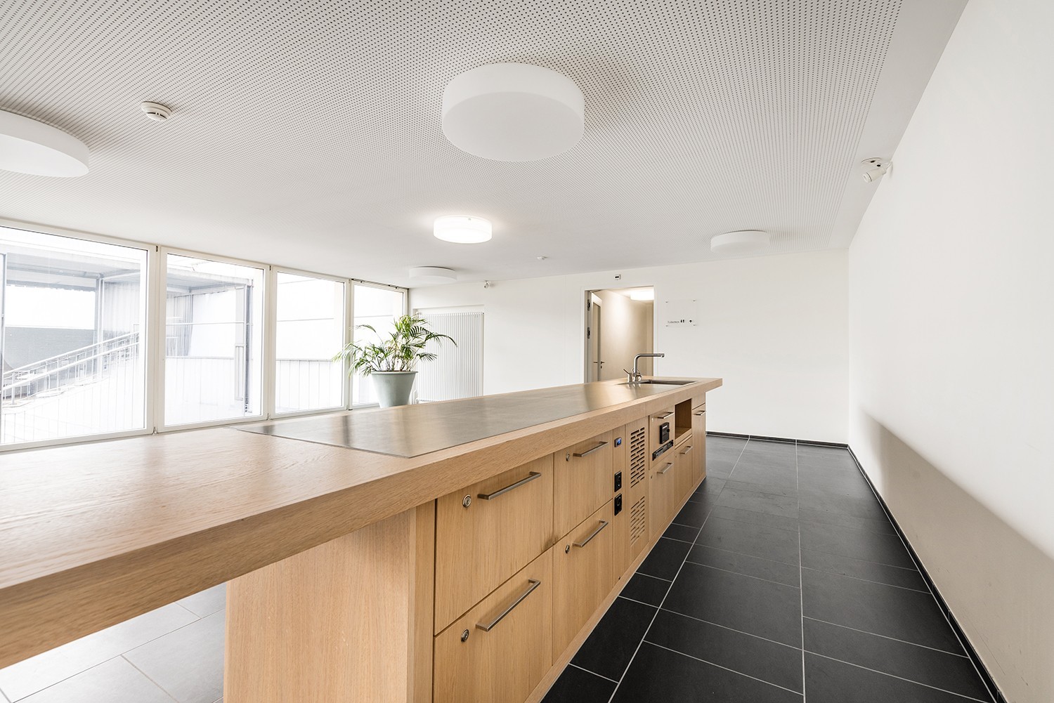 376m² commercial, Foto 1 von 10
