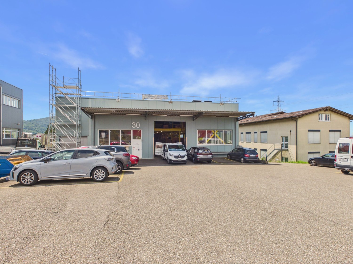 125m² commerciale, foto 2 di 9