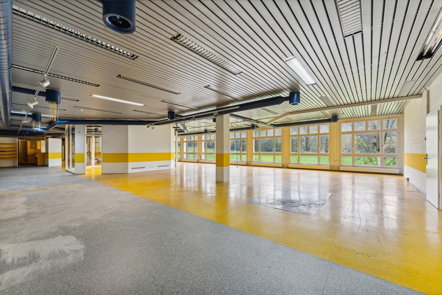 625m² ufficio