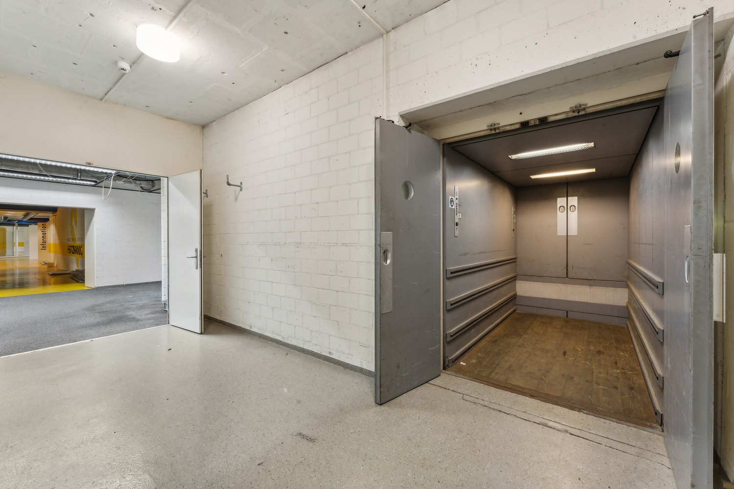 625m² ufficio