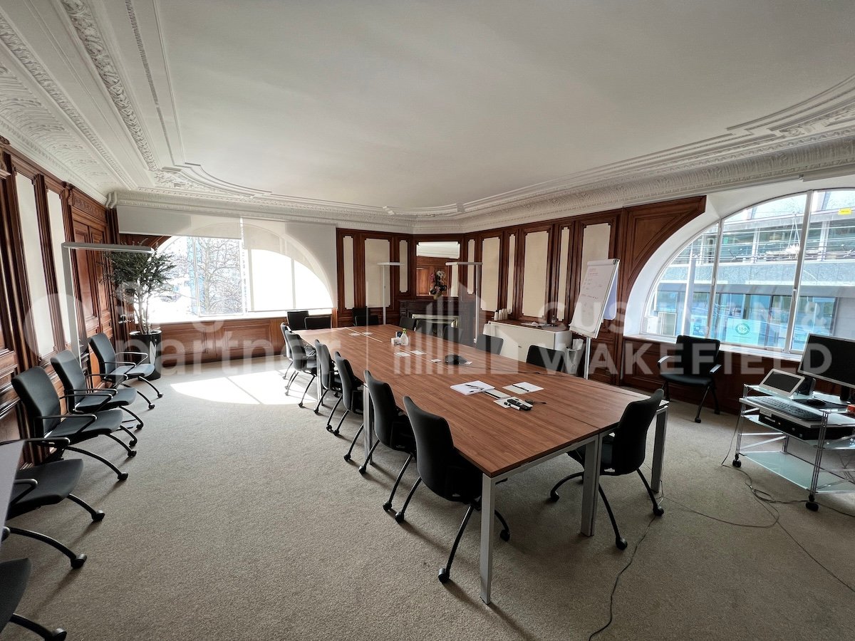 2360m² office