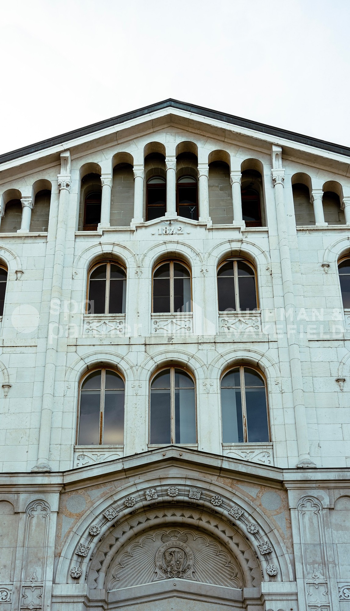 2360m² office