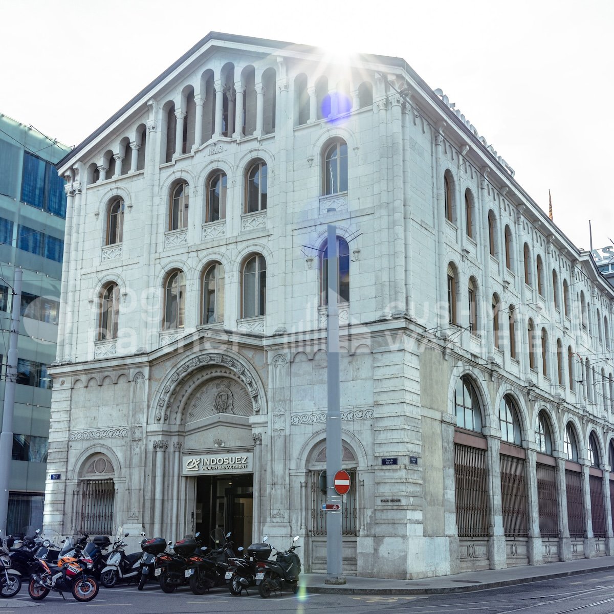 2360m² office