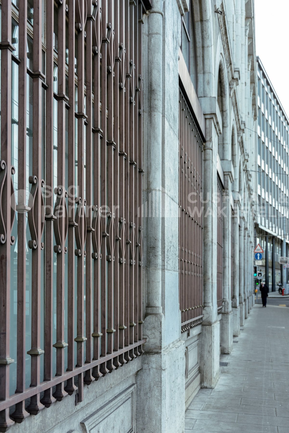 2360m² office