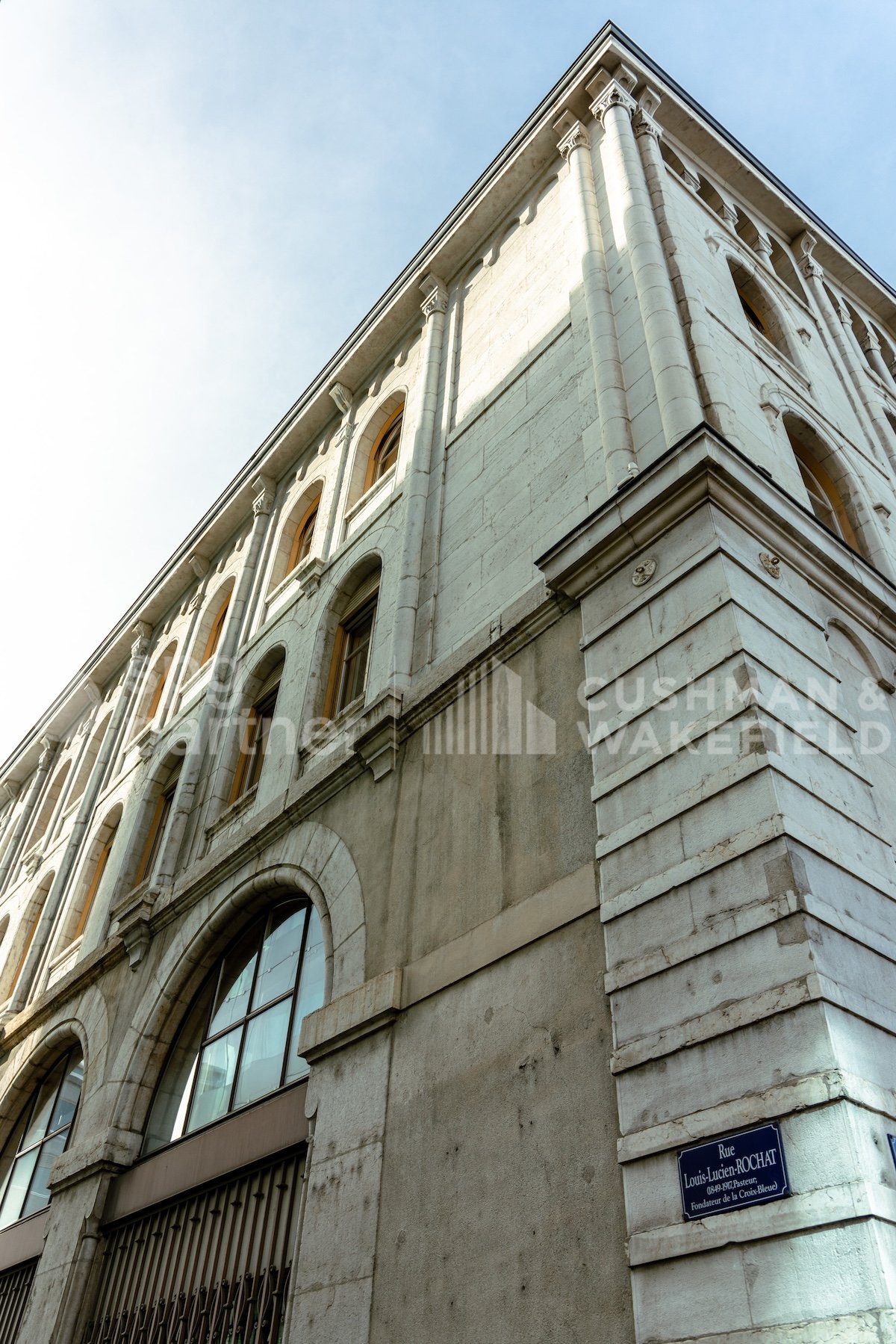 2360m² office