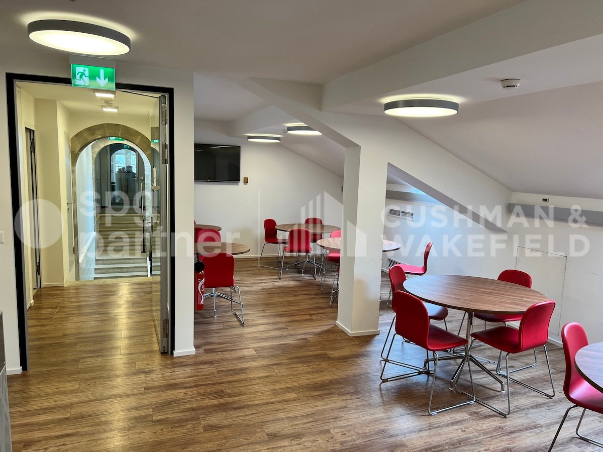 2360m² office