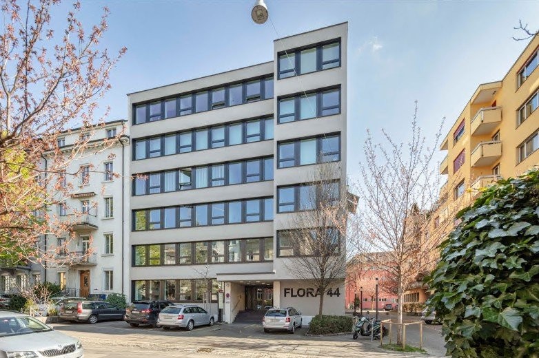 93m² office