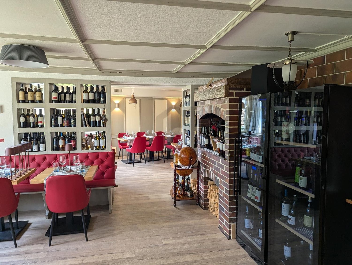 Restaurant de 390m², photo 1 sur 4