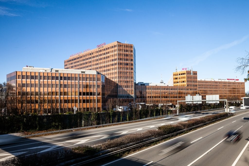 730m² Büro, Foto 1 von 10