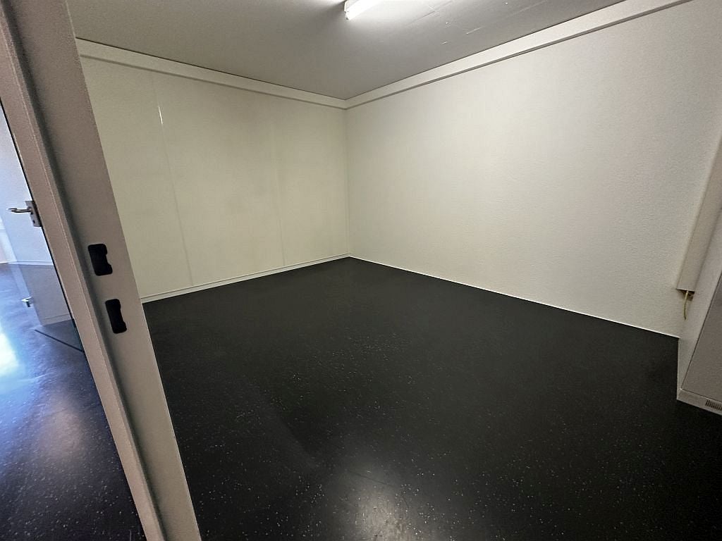 143m² commercial