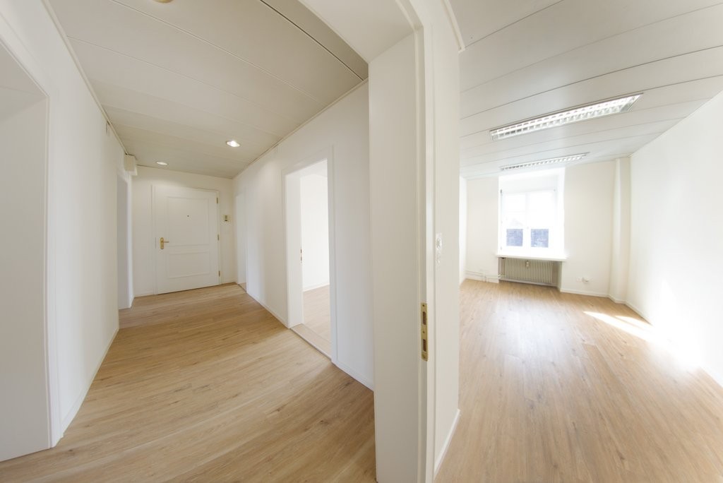 76m² office