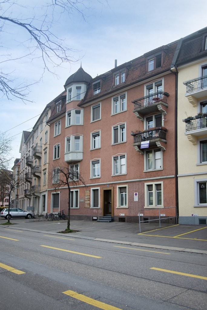 76m² office