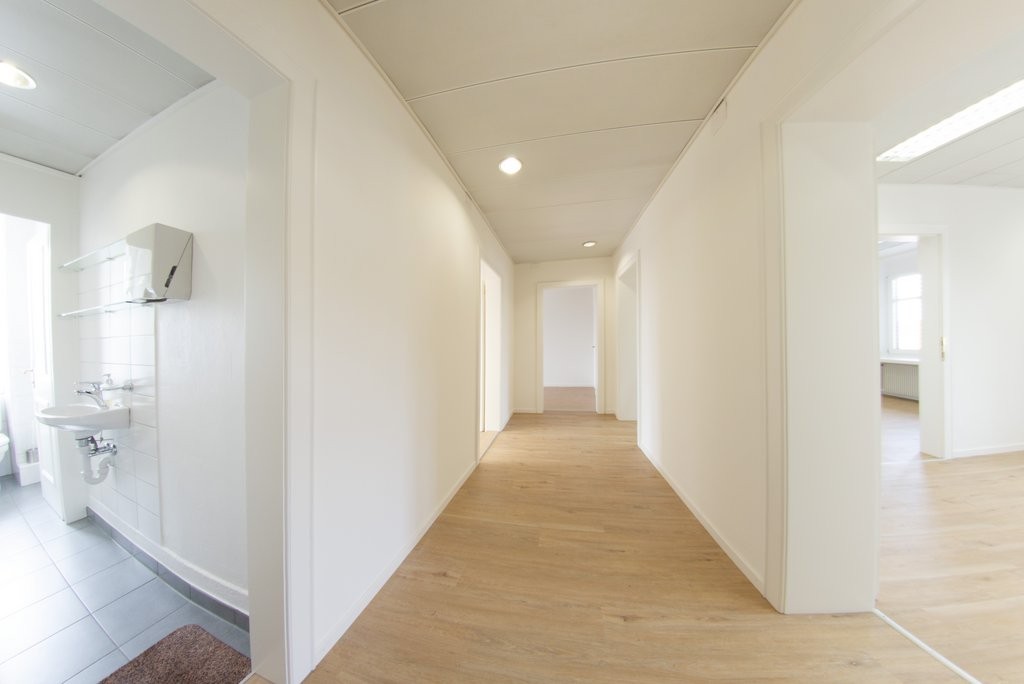 76m² office