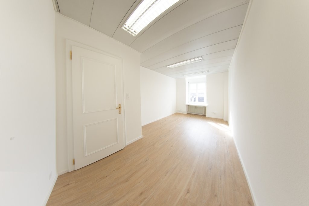 76m² office