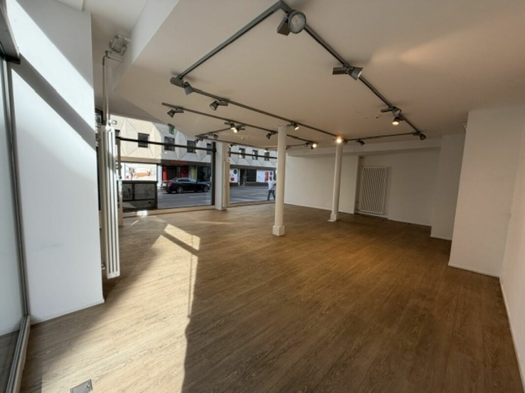 83m² commercial
