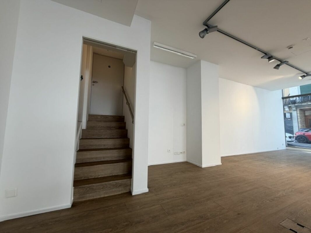 83m² commercial