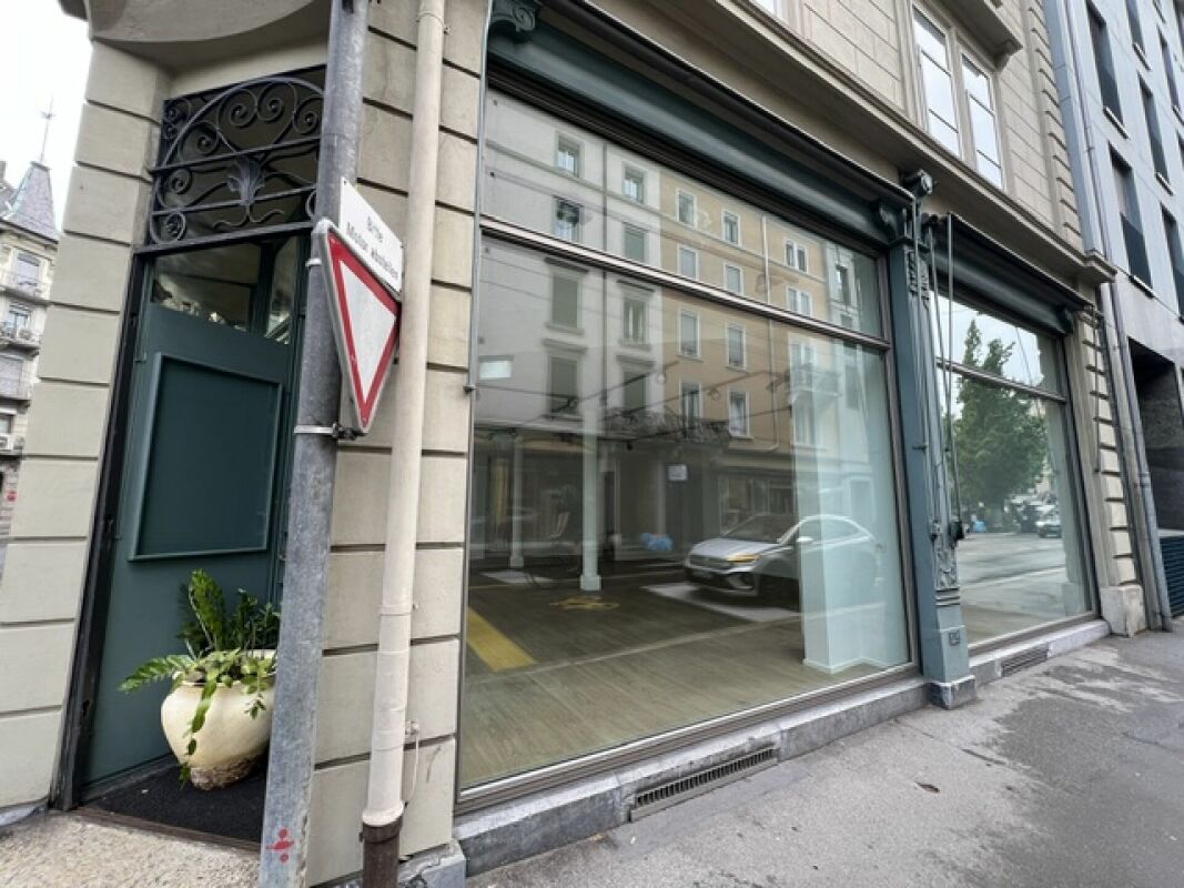 83m² commercial