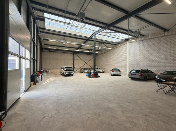 408m² commercial