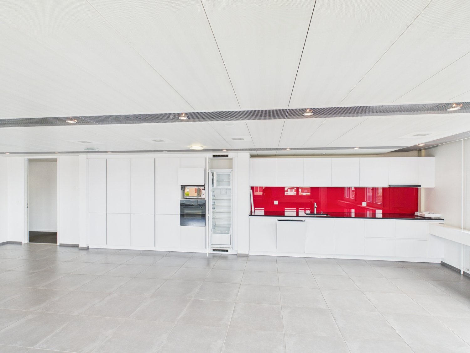 534m² office