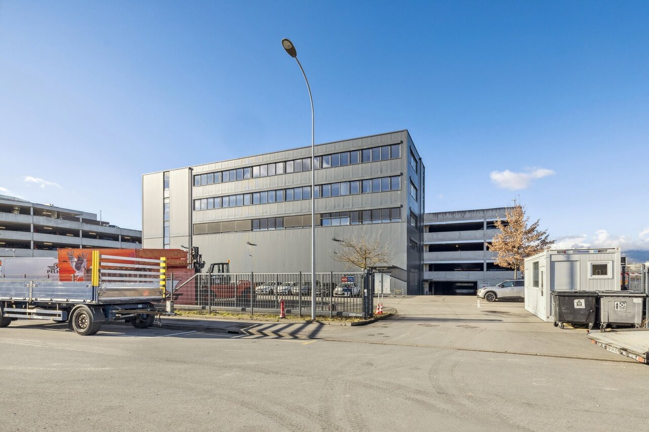 460 m² ufficio, foto 2 di 3