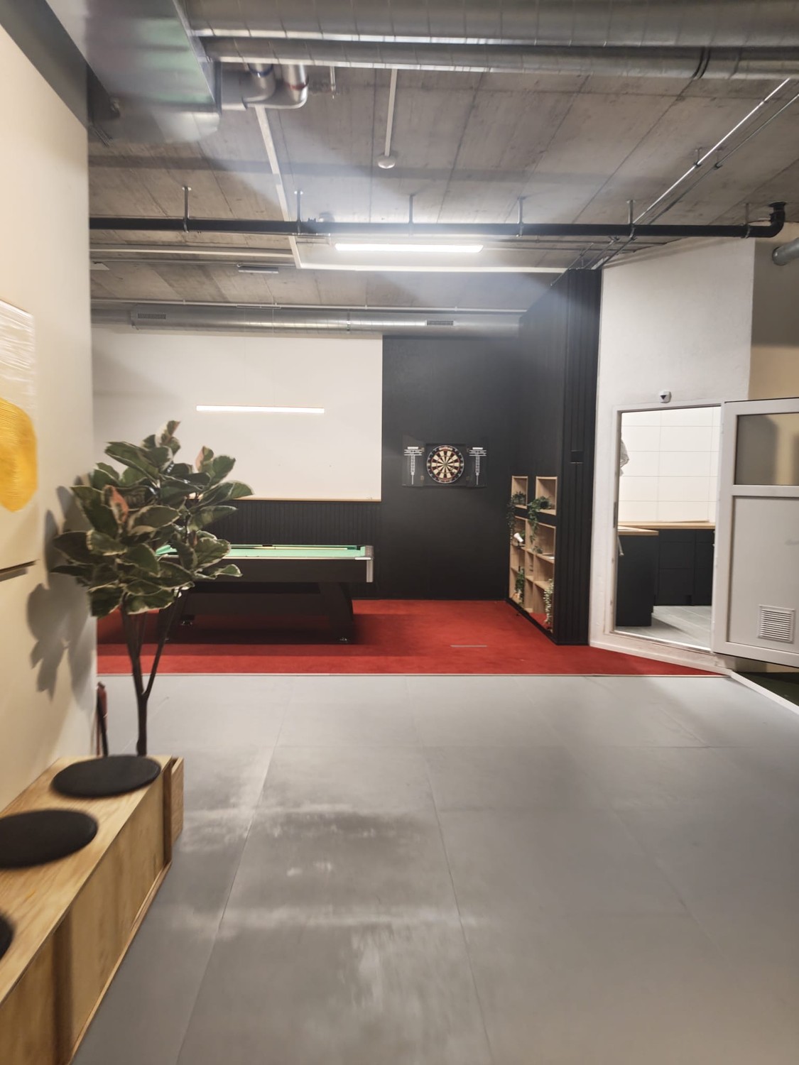 Office, photo 9 of 10
