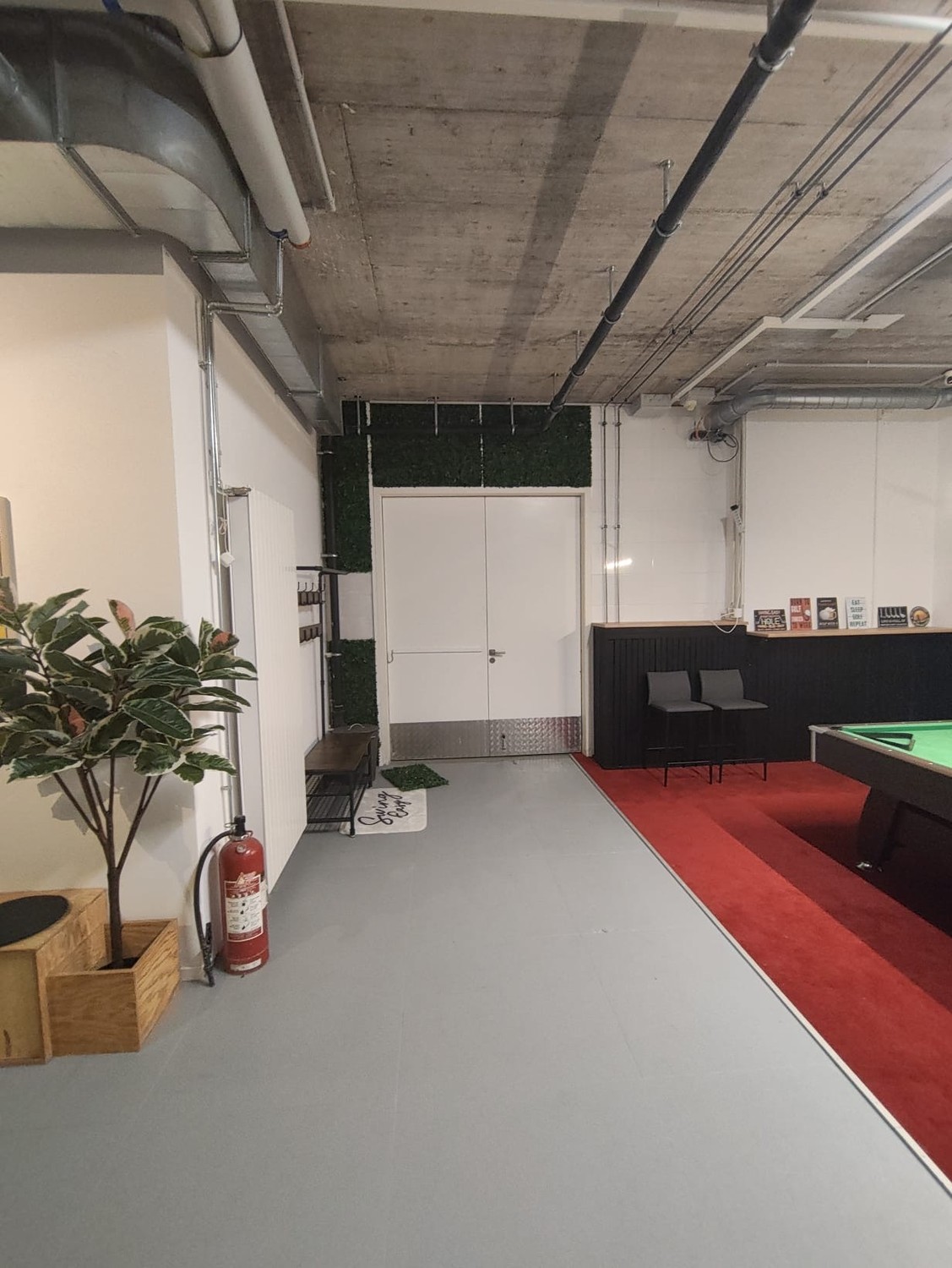 Office, photo 4 of 10