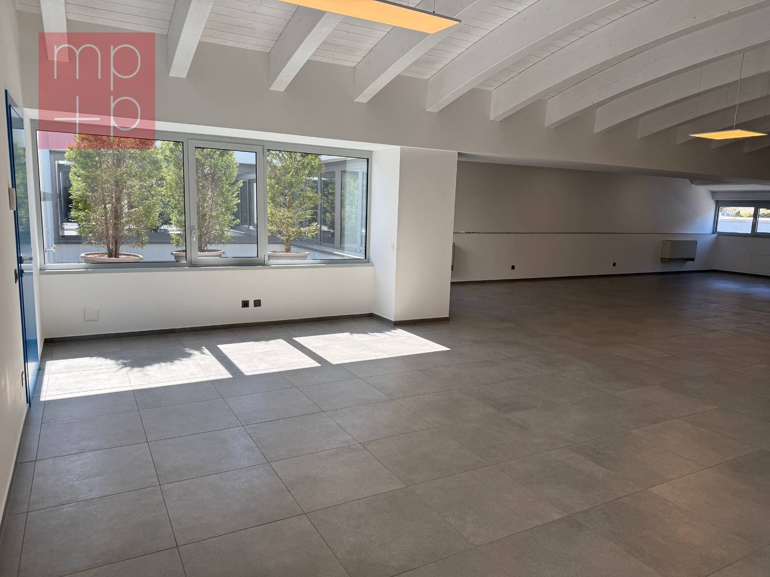 96m² Büro