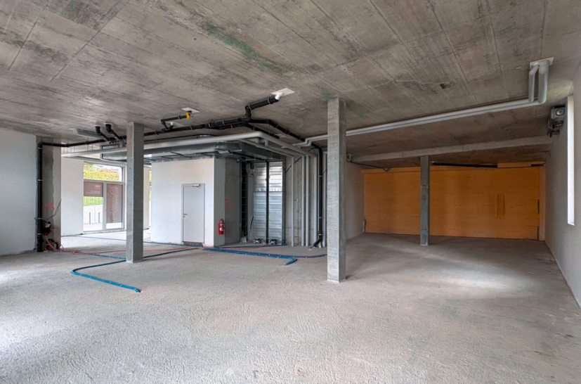 241m² commercial